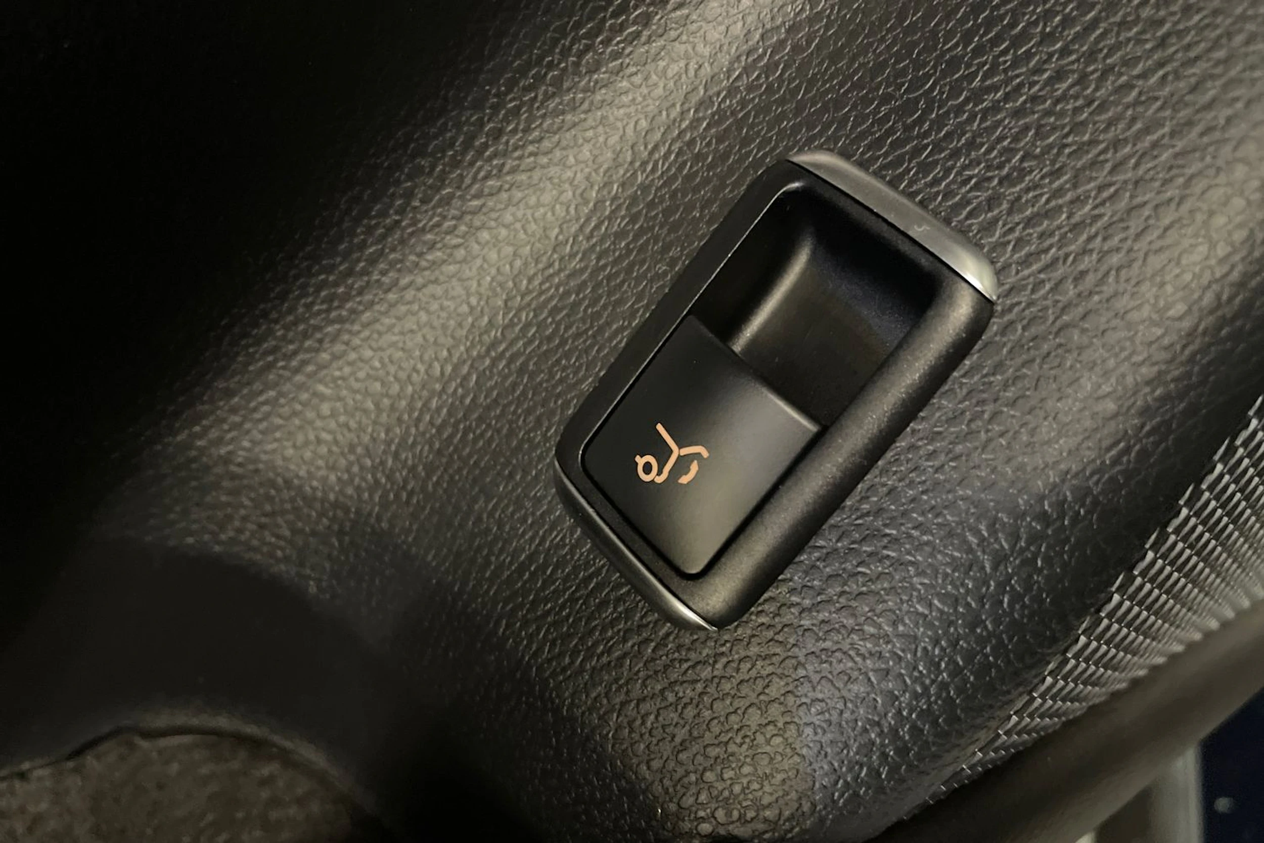 sininen Mercedes-Benz GLA 2019 kuva 29.