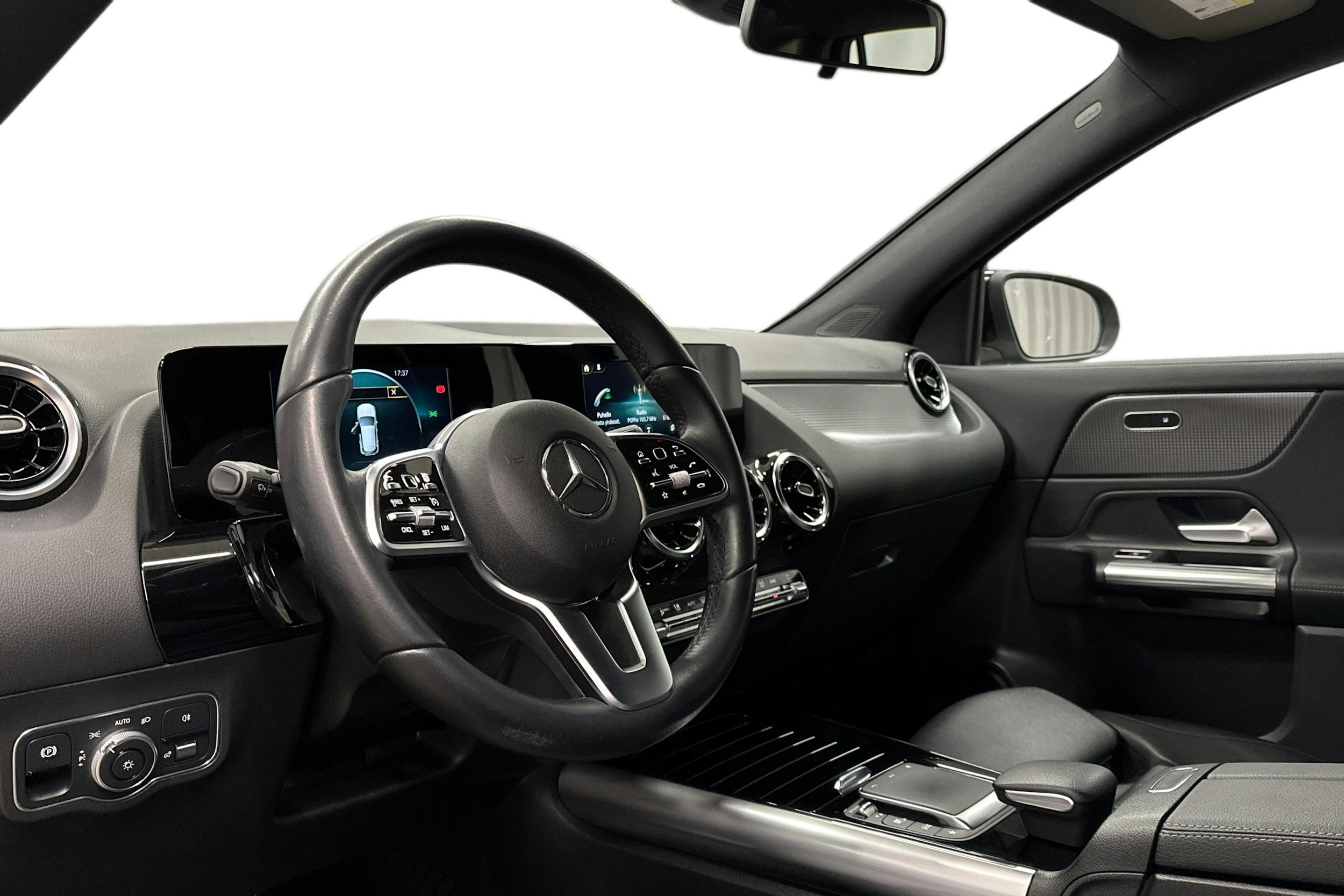 musta Mercedes-Benz GLA 2020 kuva 7.