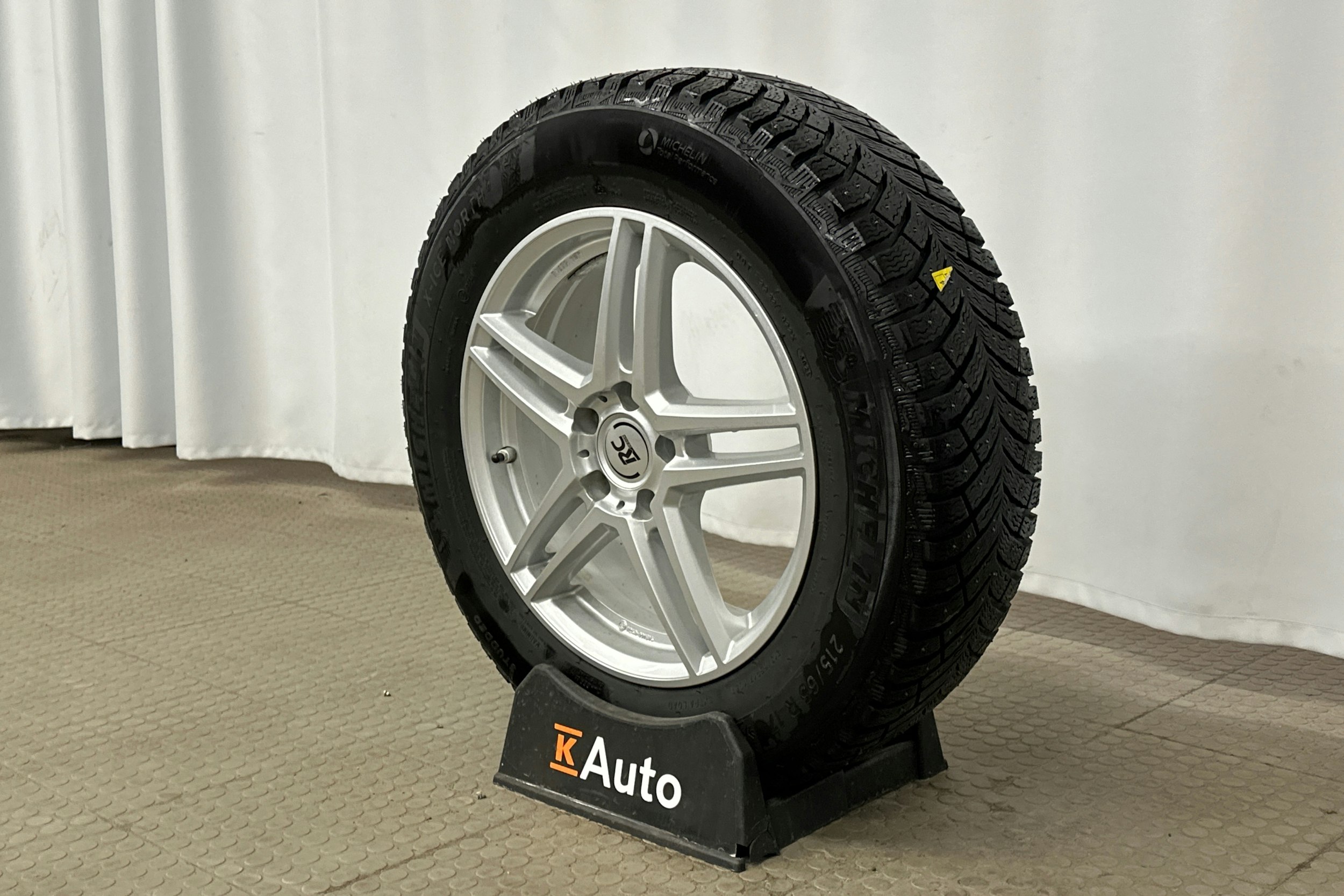 musta Mercedes-Benz GLA 2020 kuva 13.