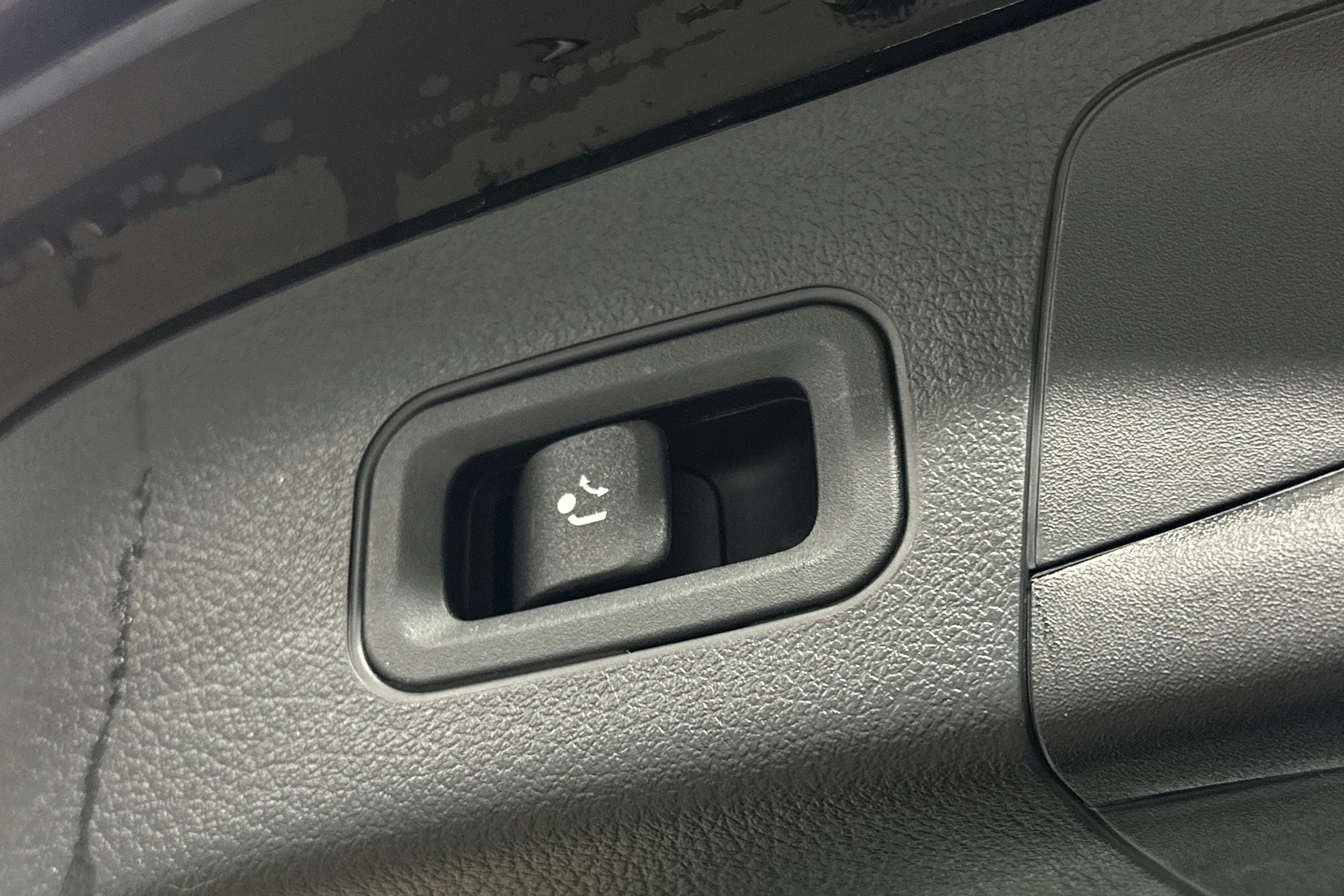 musta Mercedes-Benz GLA 2020 kuva 16.