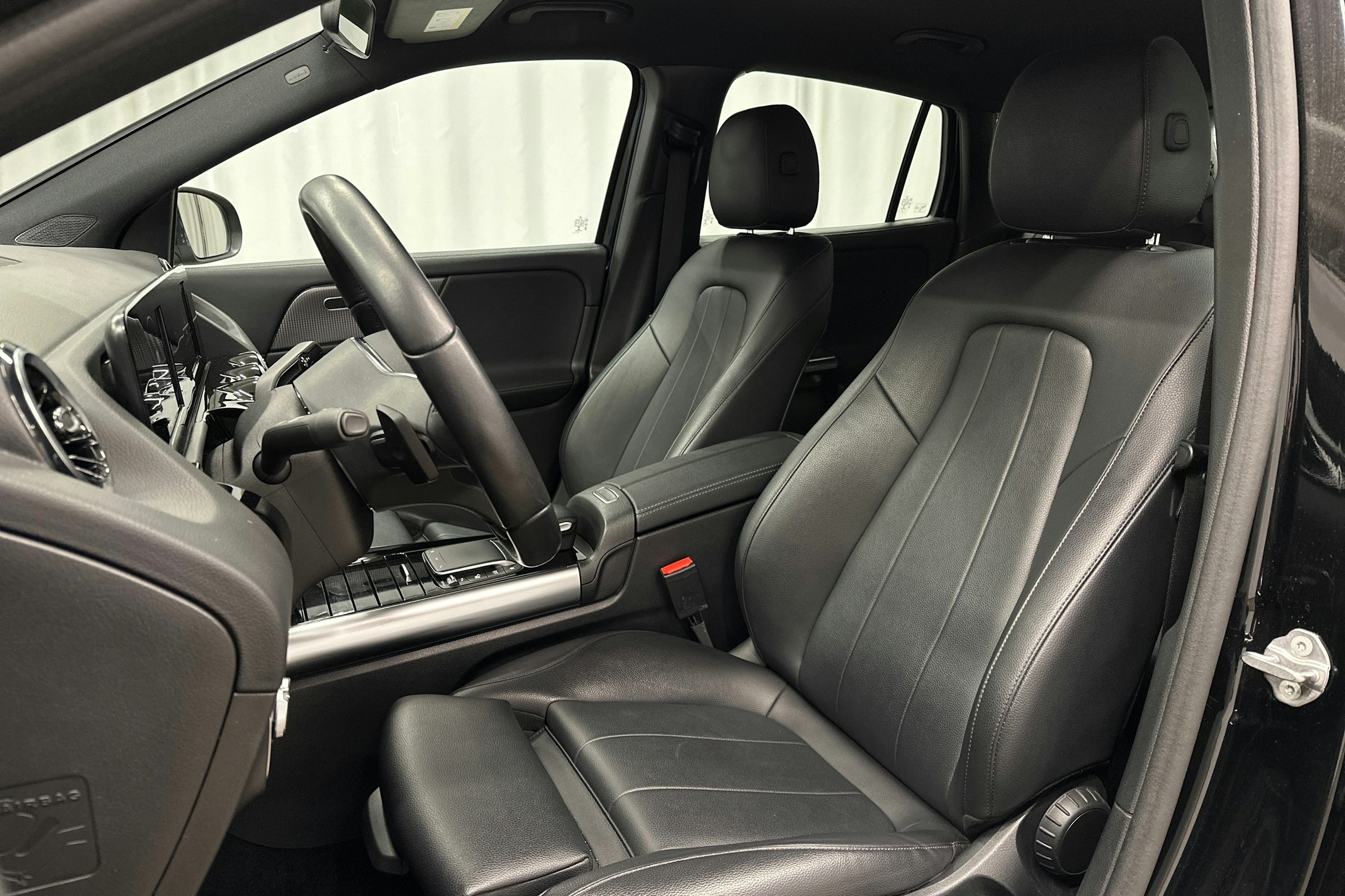 musta Mercedes-Benz GLA 2020 kuva 17.