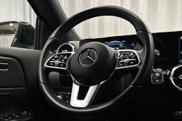 musta Mercedes-Benz GLA 2020 kuva 18.