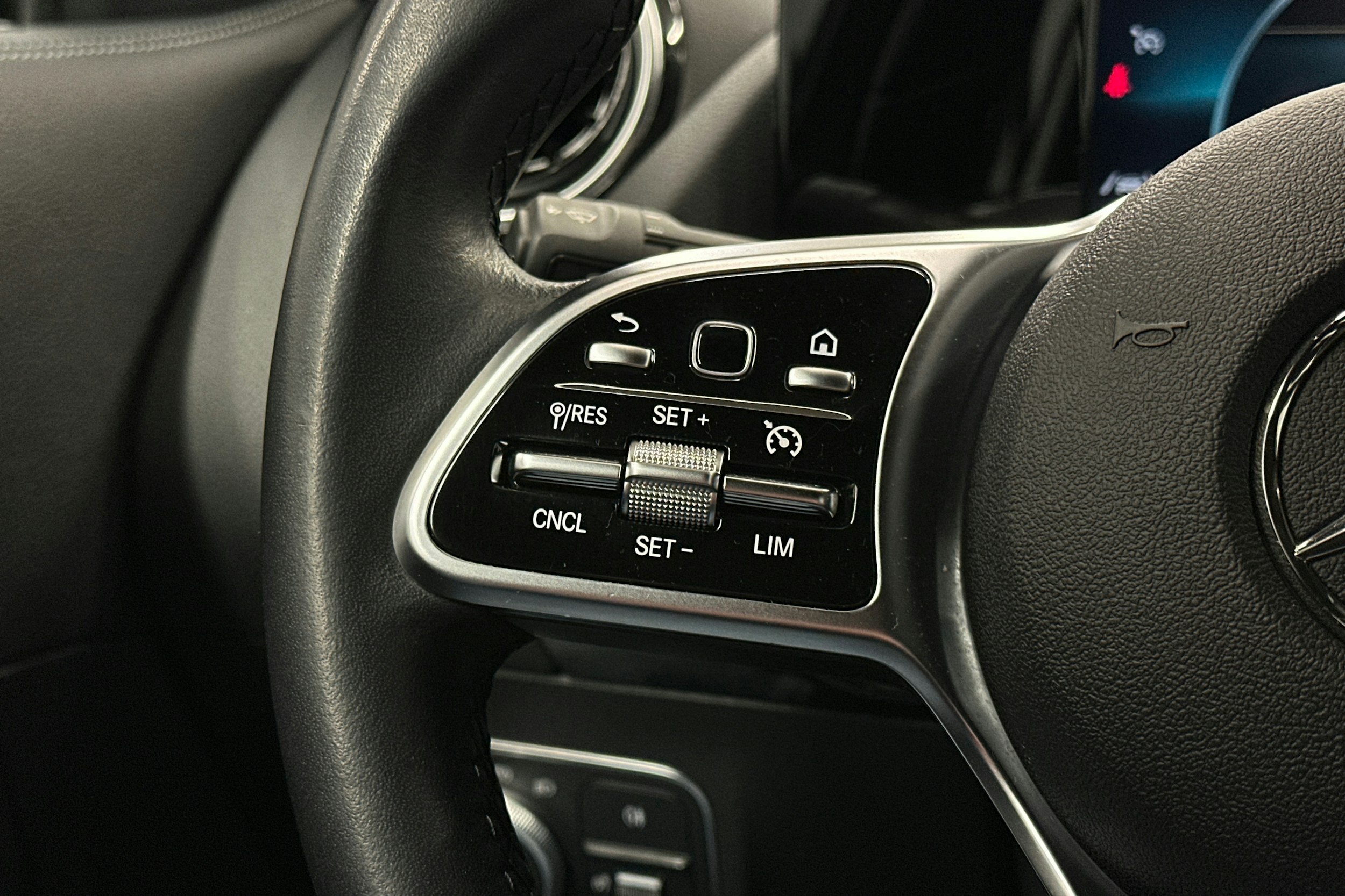 musta Mercedes-Benz GLA 2020 kuva 19.