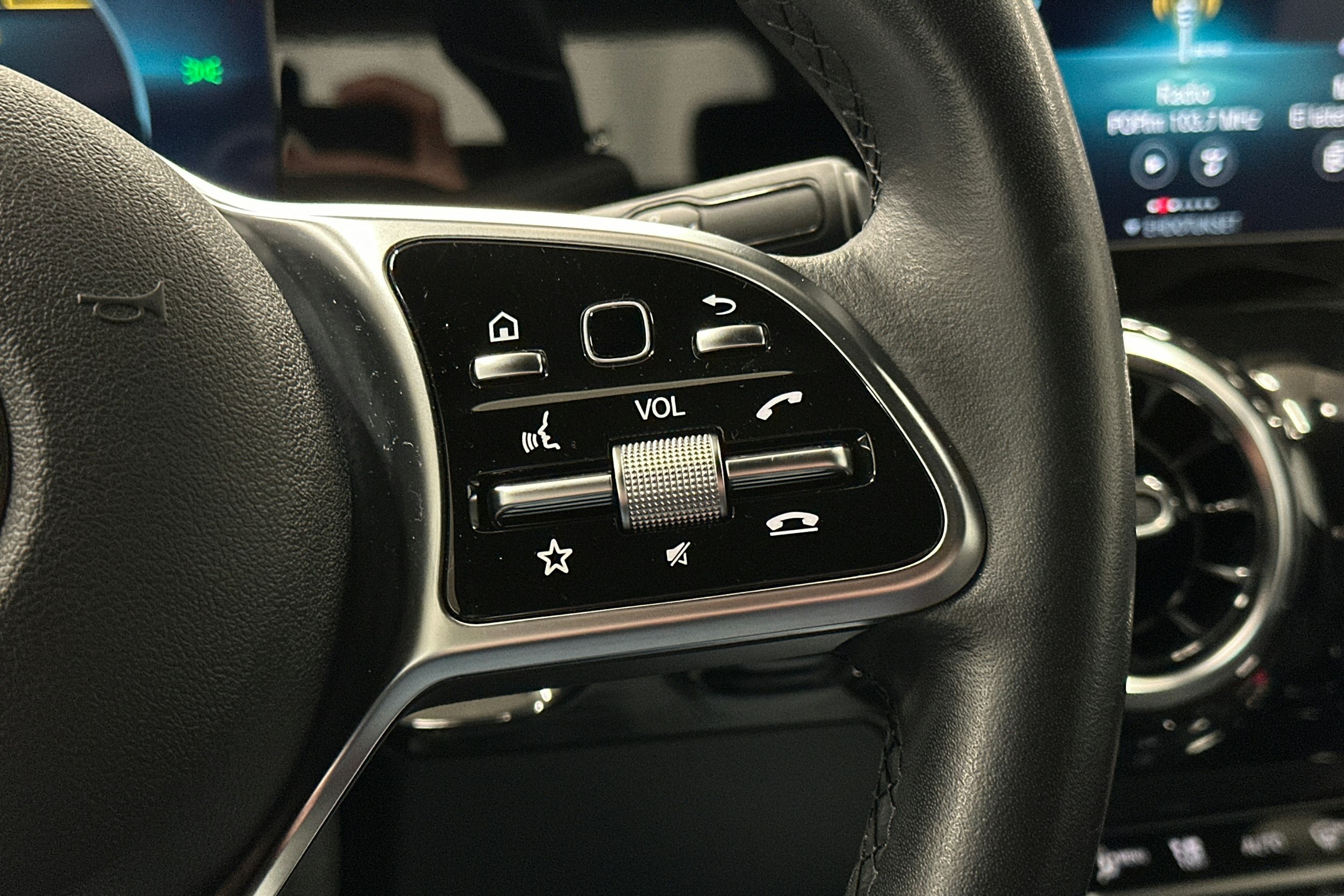 musta Mercedes-Benz GLA 2020 kuva 20.