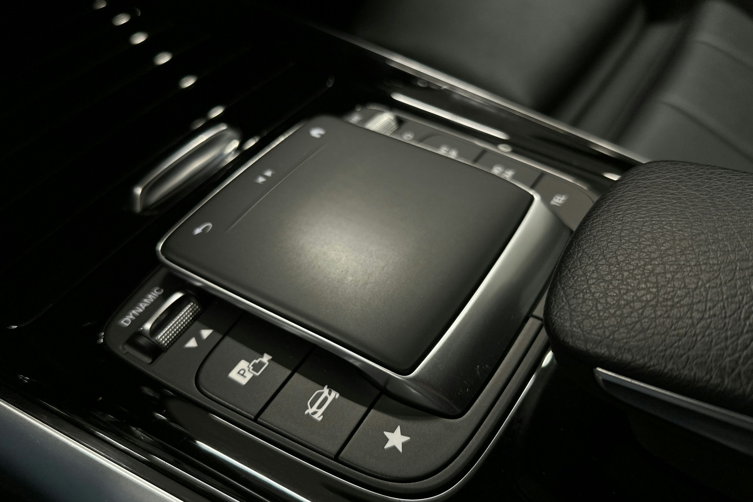 musta Mercedes-Benz GLA 2020 kuva 28.