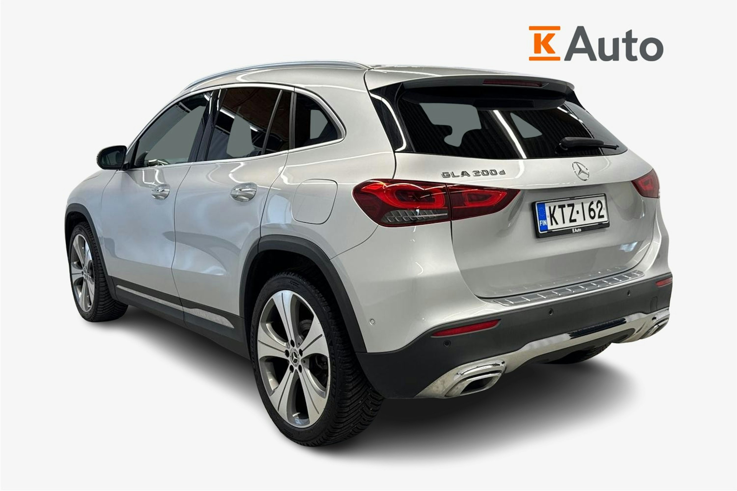 harmaa Mercedes-Benz GLA 2020 kuva 2.