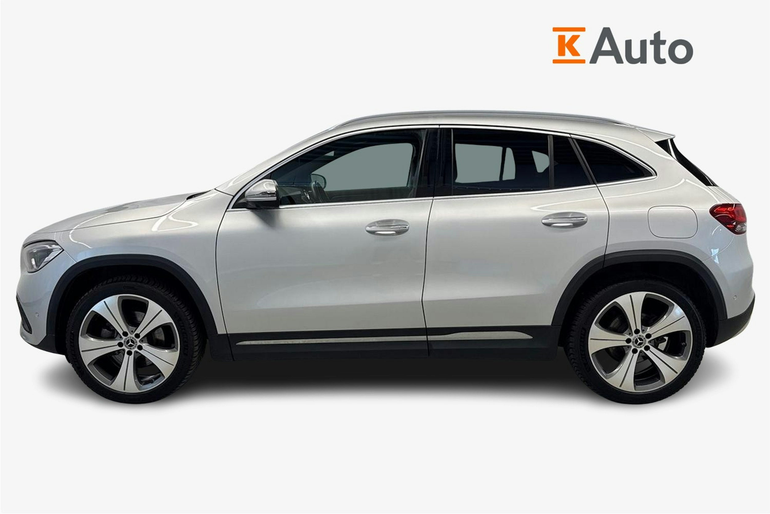 harmaa Mercedes-Benz GLA 2020 kuva 6.