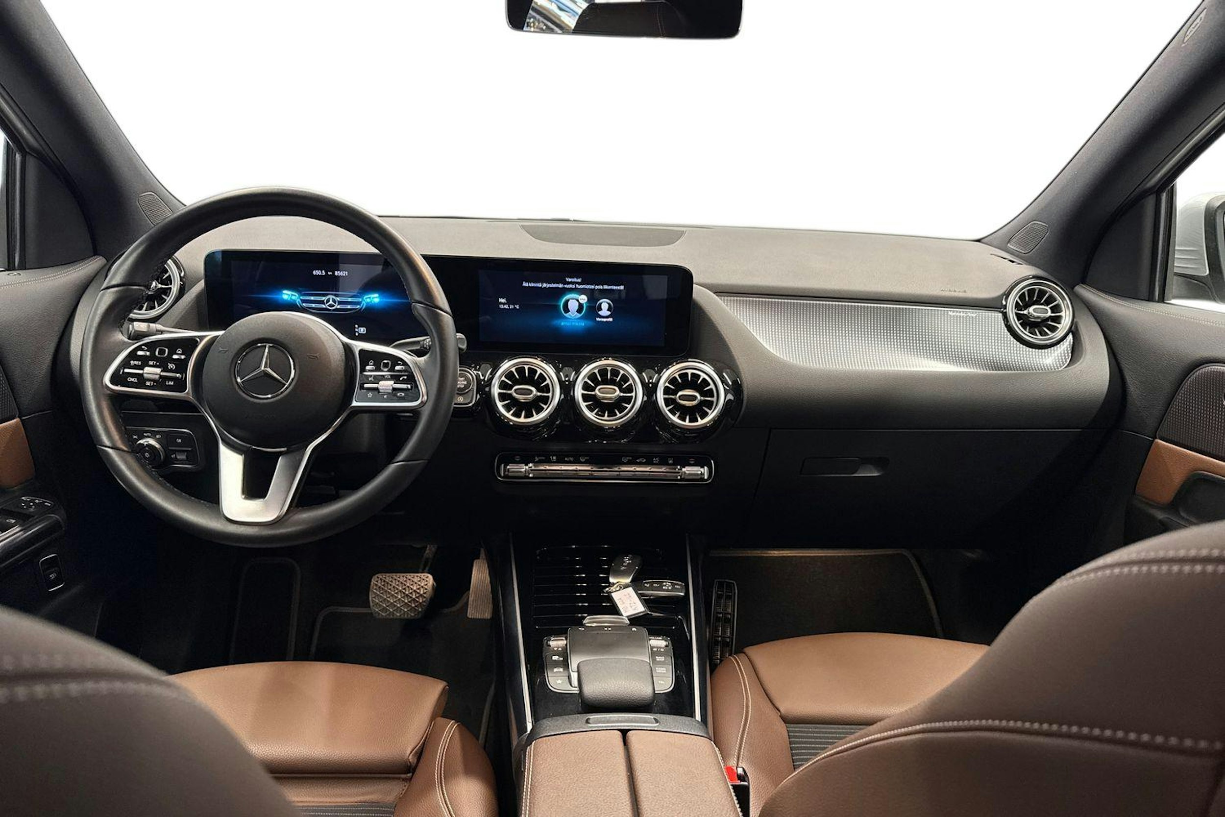 harmaa Mercedes-Benz GLA 2020 kuva 9.