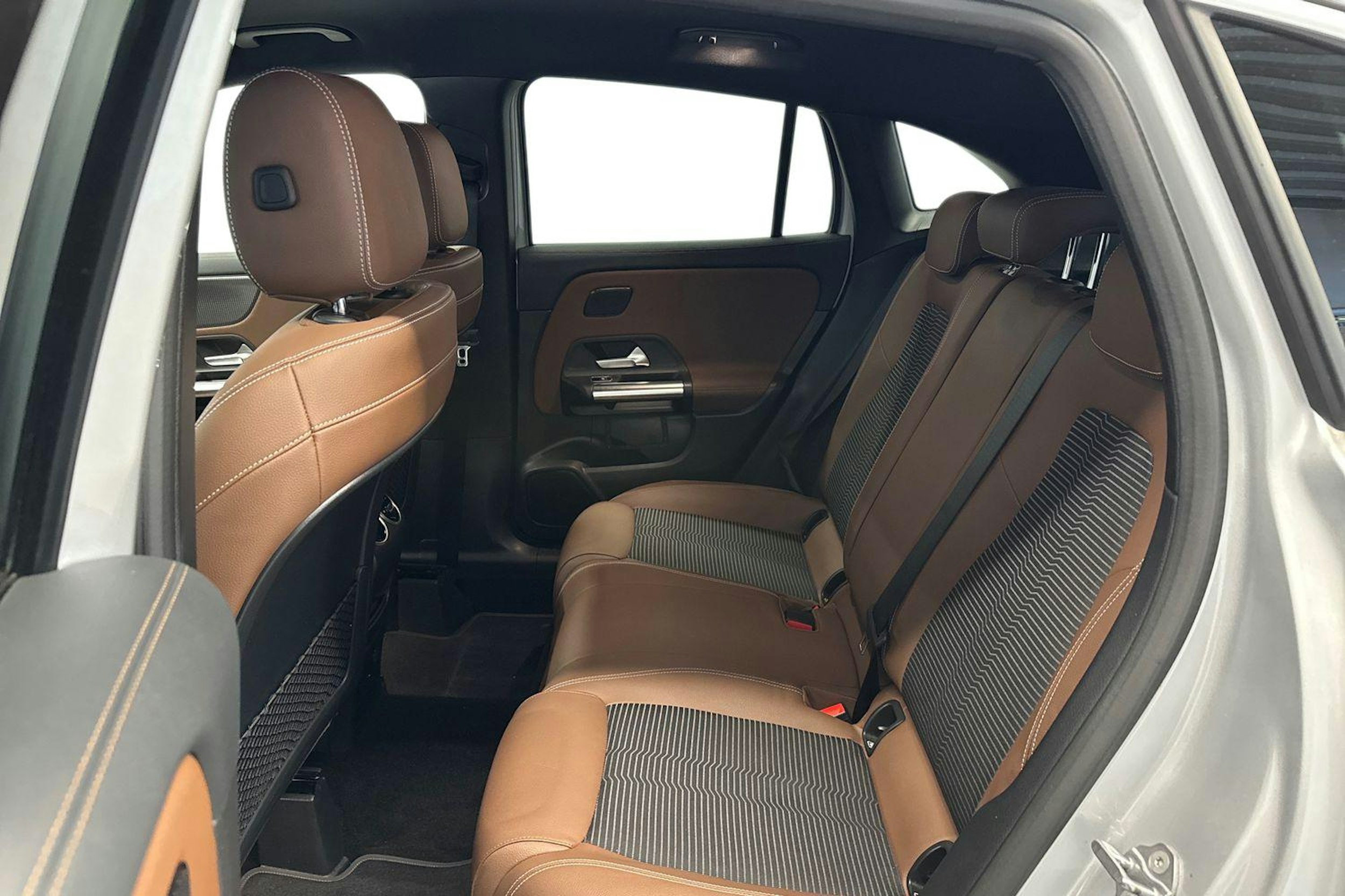 harmaa Mercedes-Benz GLA 2020 kuva 10.
