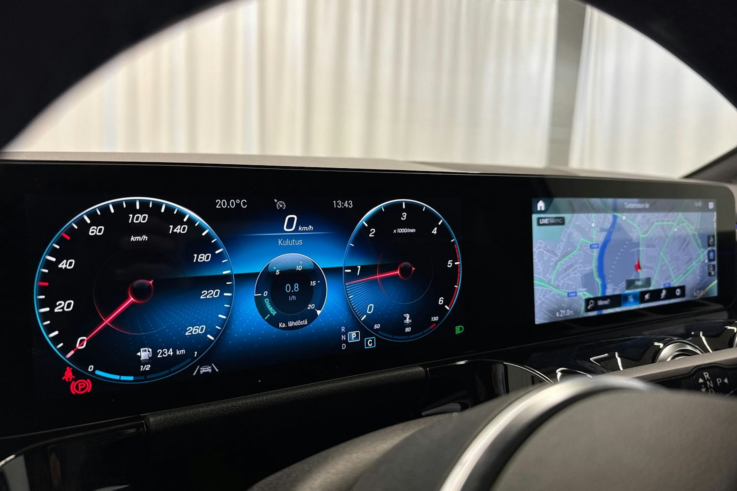 harmaa Mercedes-Benz GLA 2020 kuva 15.