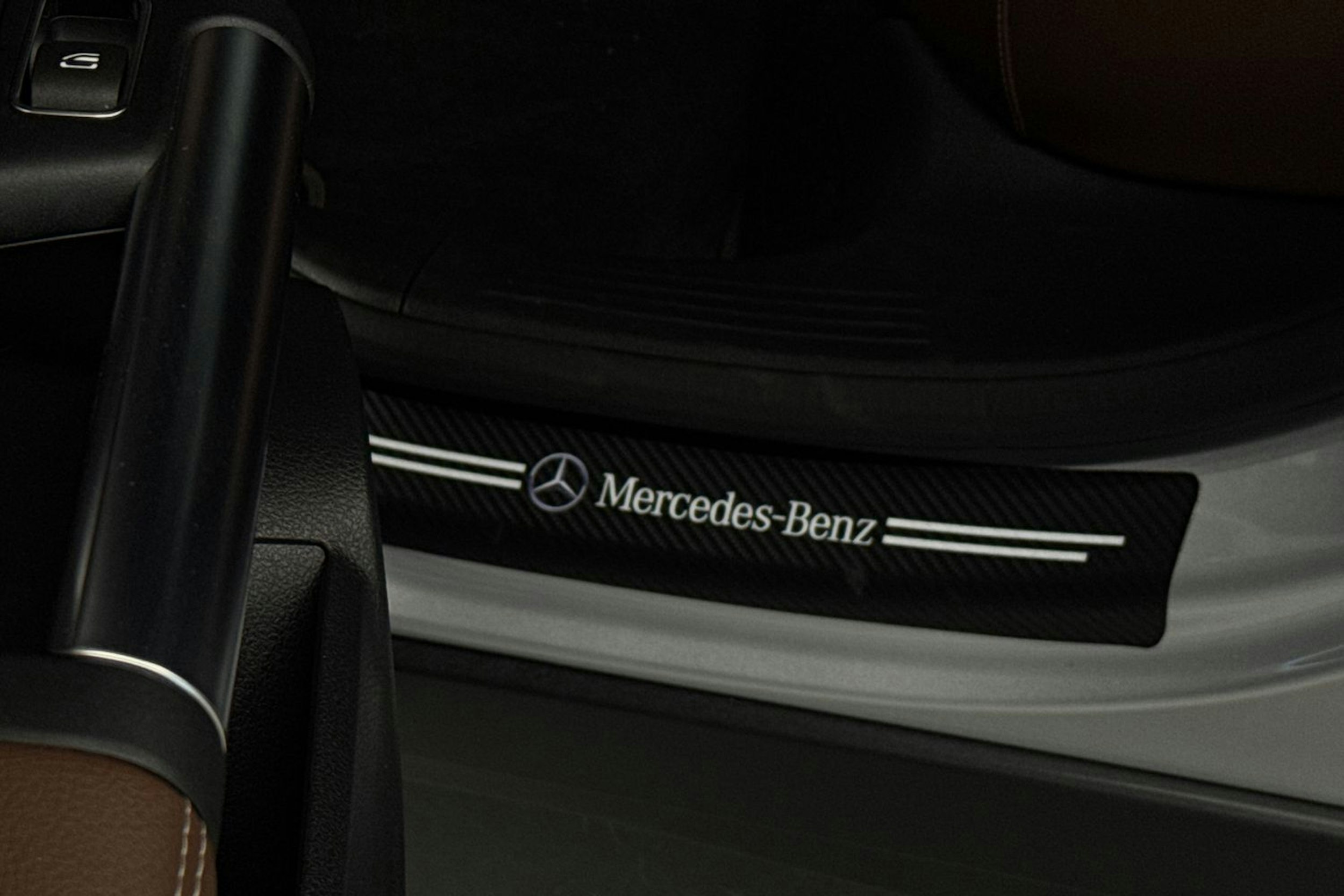 harmaa Mercedes-Benz GLA 2020 kuva 29.