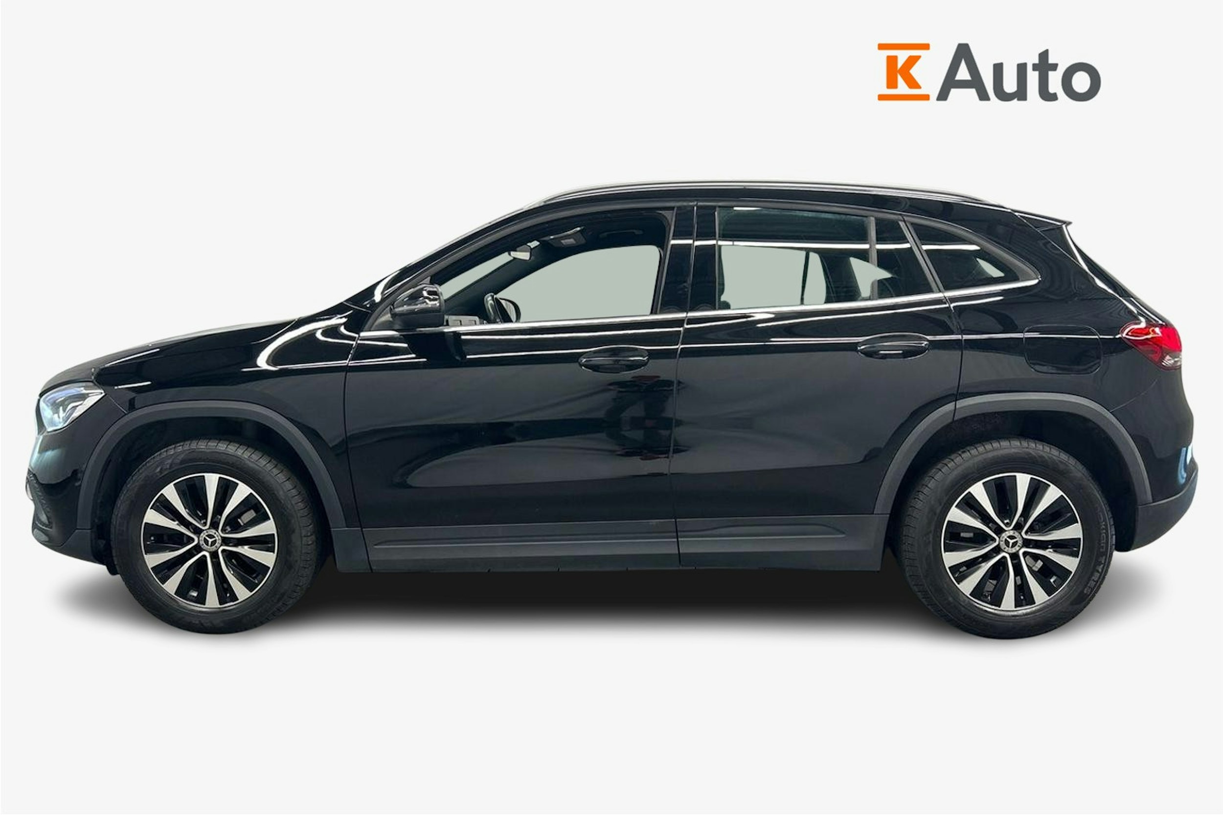 musta Mercedes-Benz GLA 2021 kuva 6.