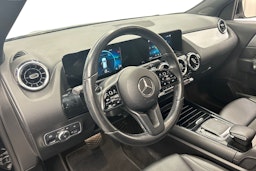musta Mercedes-Benz GLA 2021 kuva 7.
