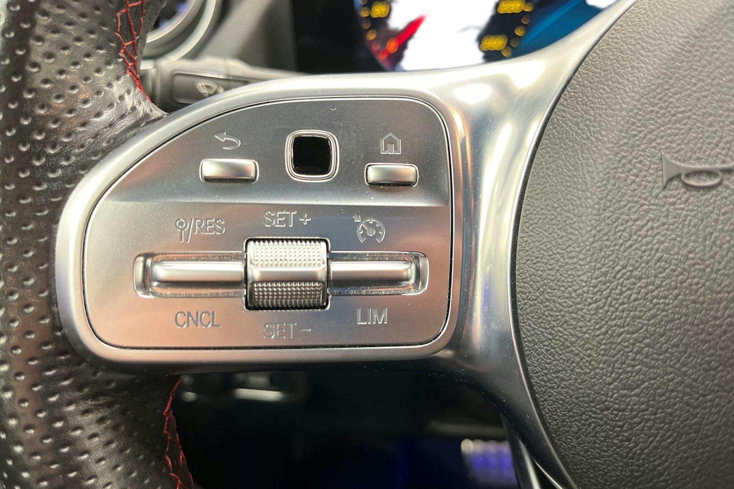 musta Mercedes-Benz GLA 2021 kuva 11.