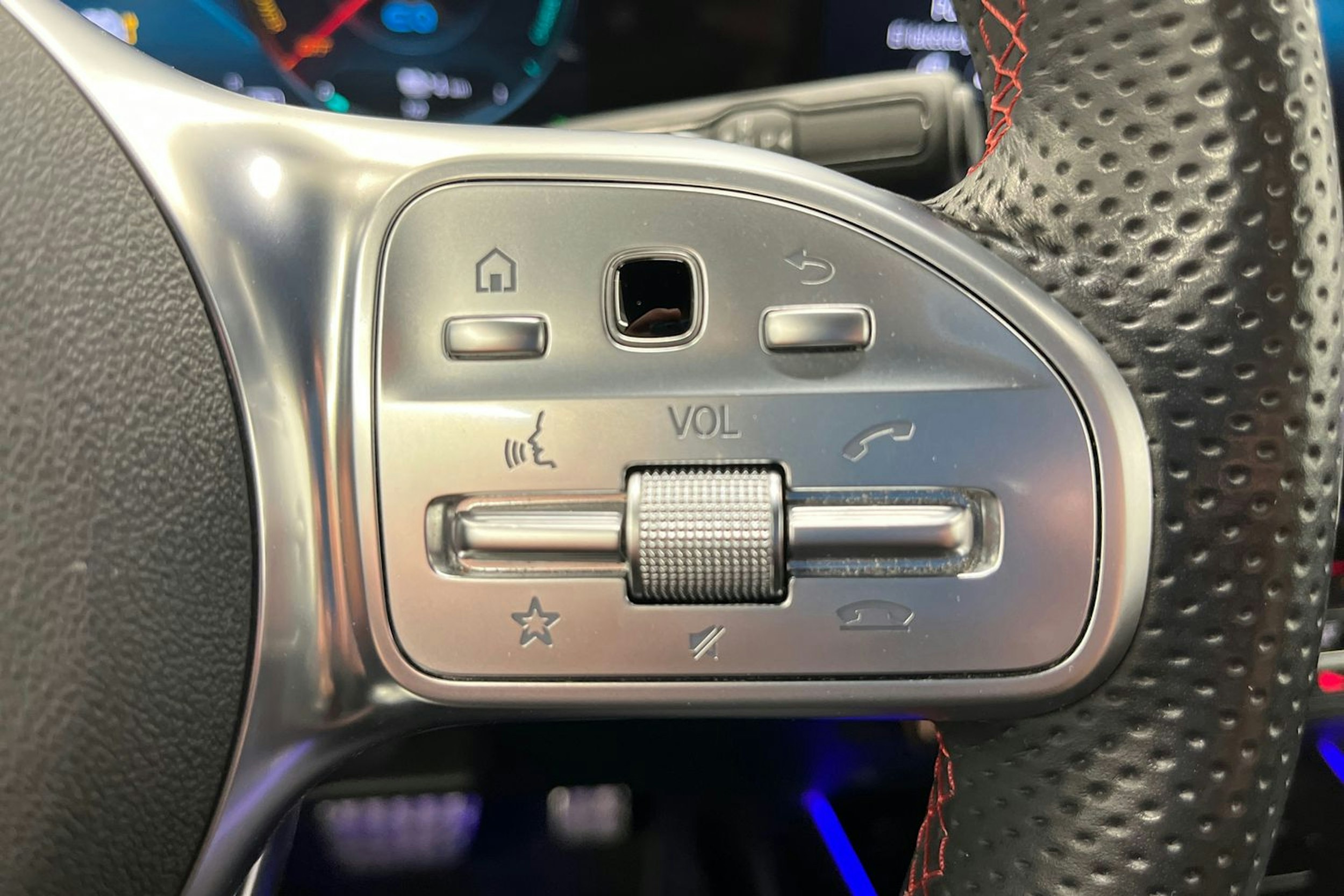 musta Mercedes-Benz GLA 2021 kuva 13.