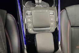 musta Mercedes-Benz GLA 2021 kuva 18.