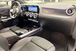musta Mercedes-Benz GLA 2021 kuva 21.