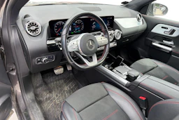 harmaa Mercedes-Benz GLA 2021 kuva 3.