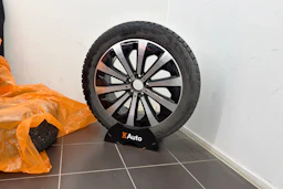 harmaa Mercedes-Benz GLA 2021 kuva 10.