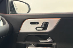 harmaa Mercedes-Benz GLA 2021 kuva 11.