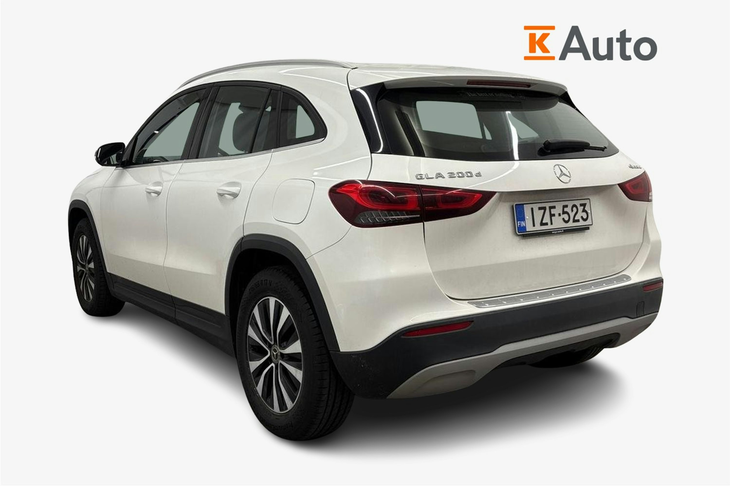 valkoinen Mercedes-Benz GLA 2021 kuva 2.