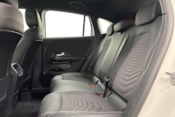 valkoinen Mercedes-Benz GLA 2021 kuva 10.