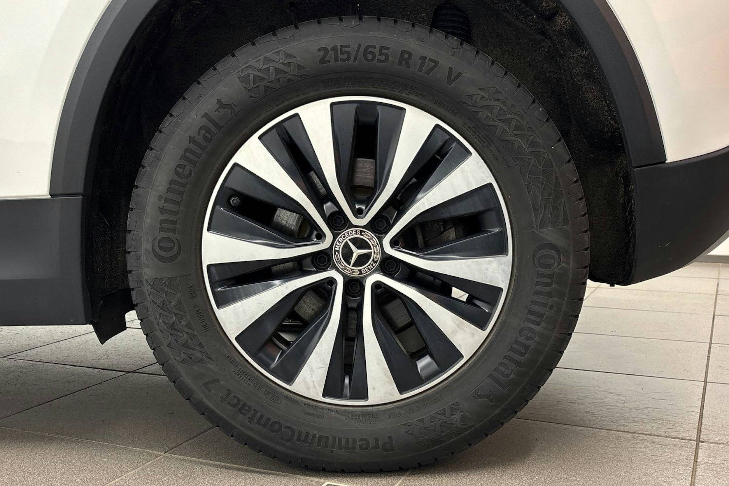 valkoinen Mercedes-Benz GLA 2021 kuva 11.