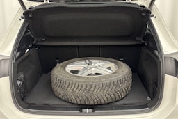 valkoinen Mercedes-Benz GLA 2021 kuva 21.