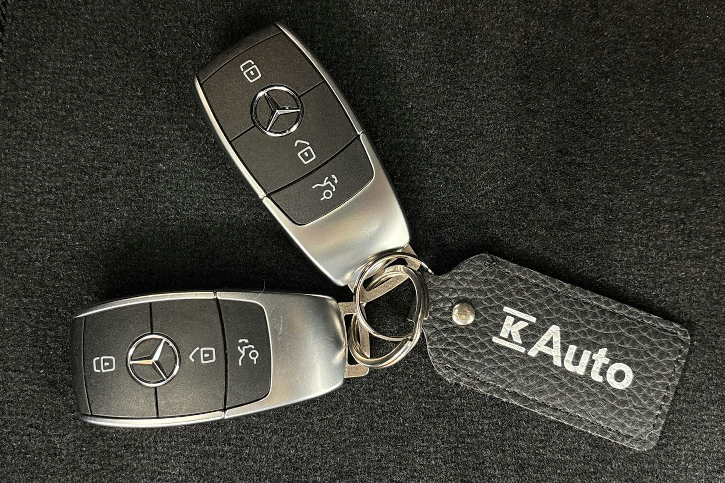 valkoinen Mercedes-Benz GLA 2021 kuva 24.