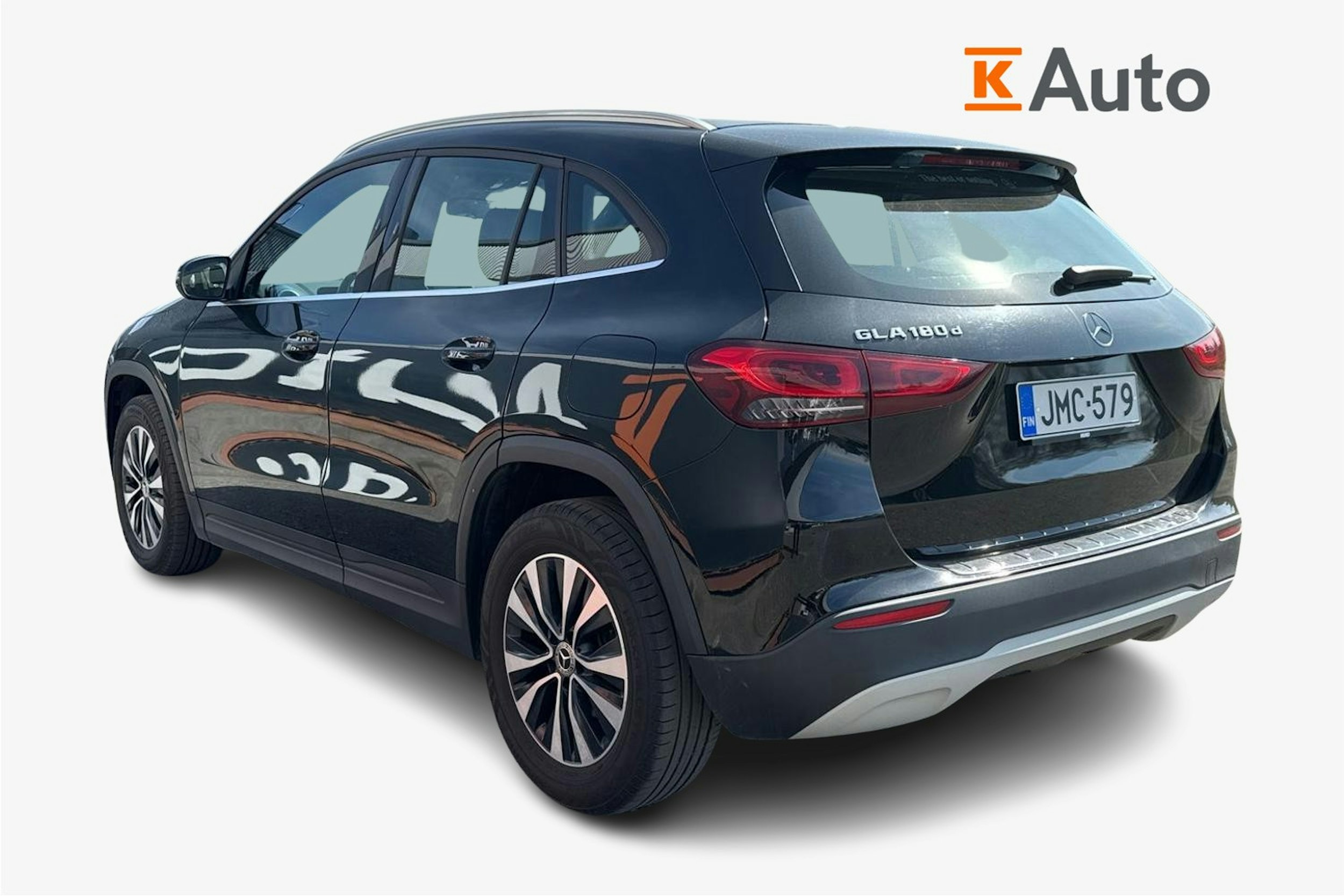 musta Mercedes-Benz GLA 2021 kuva 2.