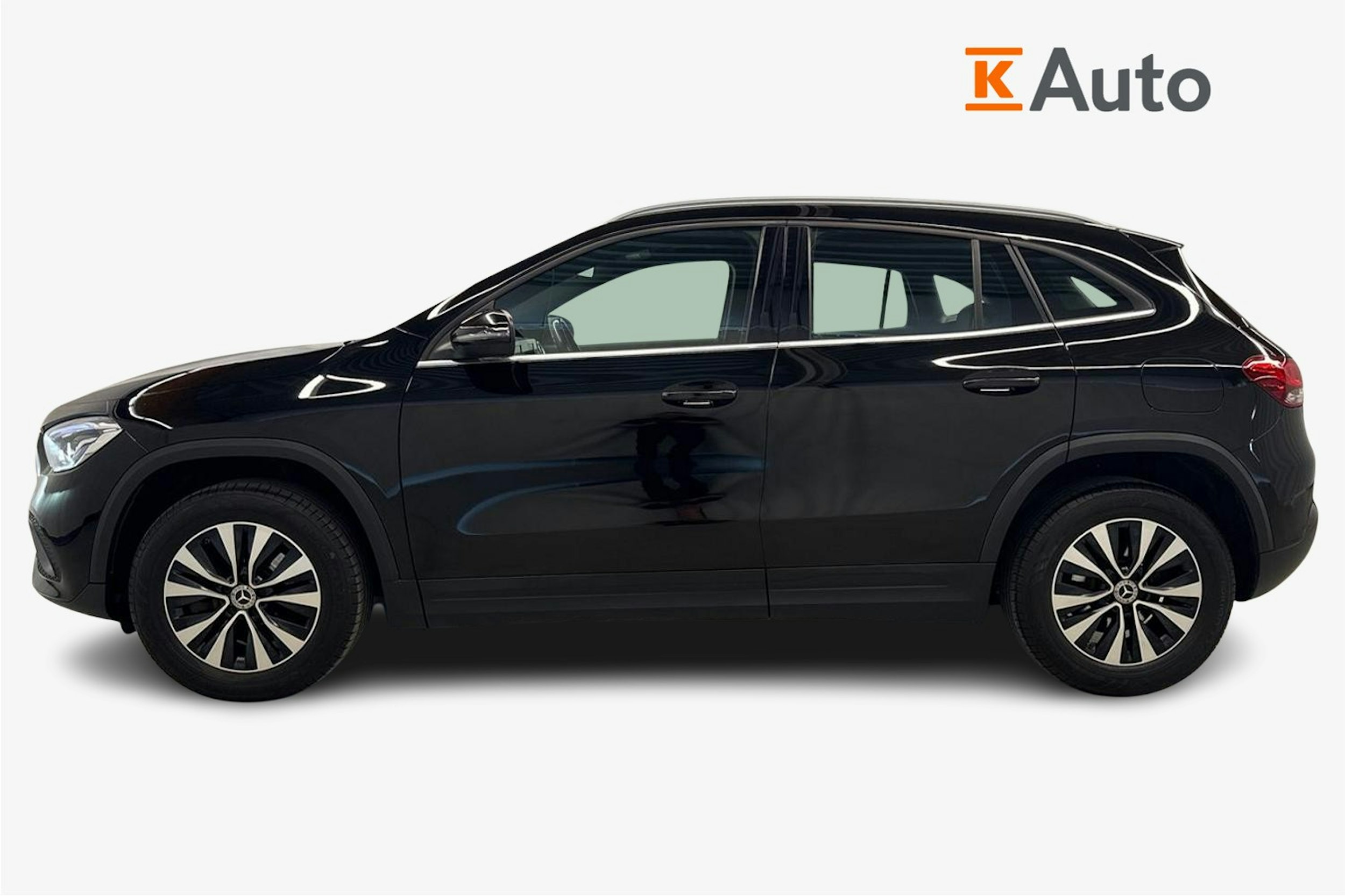 musta Mercedes-Benz GLA 2021 kuva 6.