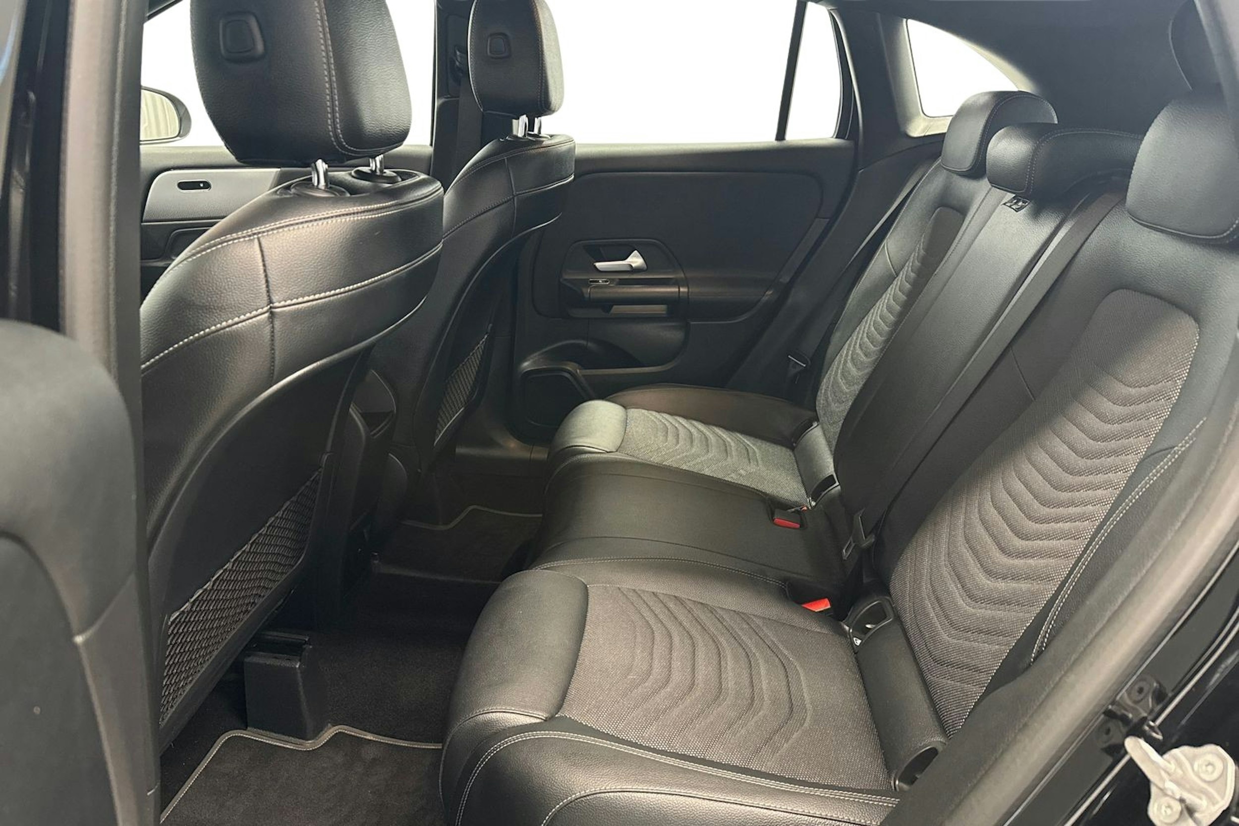 musta Mercedes-Benz GLA 2021 kuva 10.