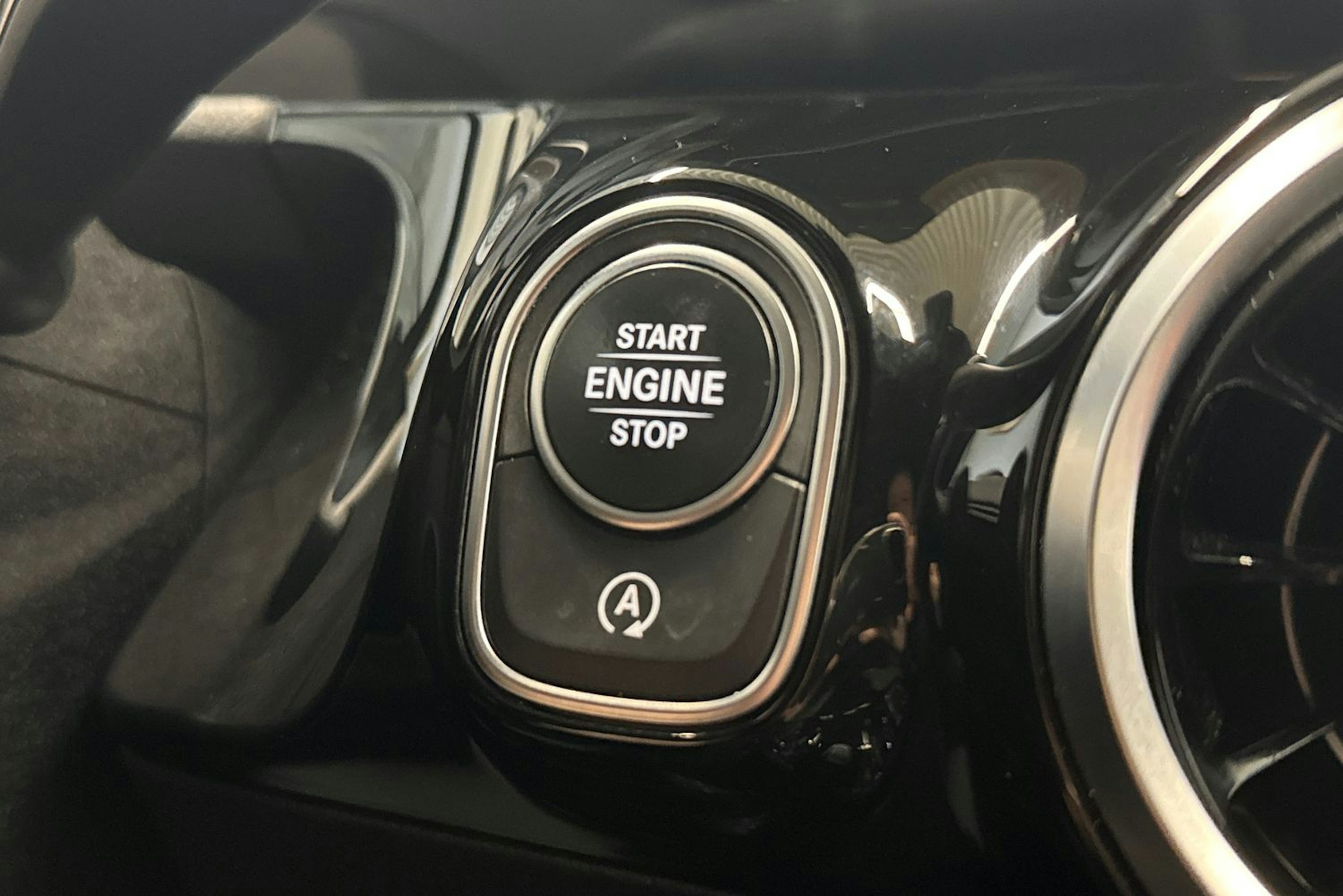 musta Mercedes-Benz GLA 2021 kuva 22.