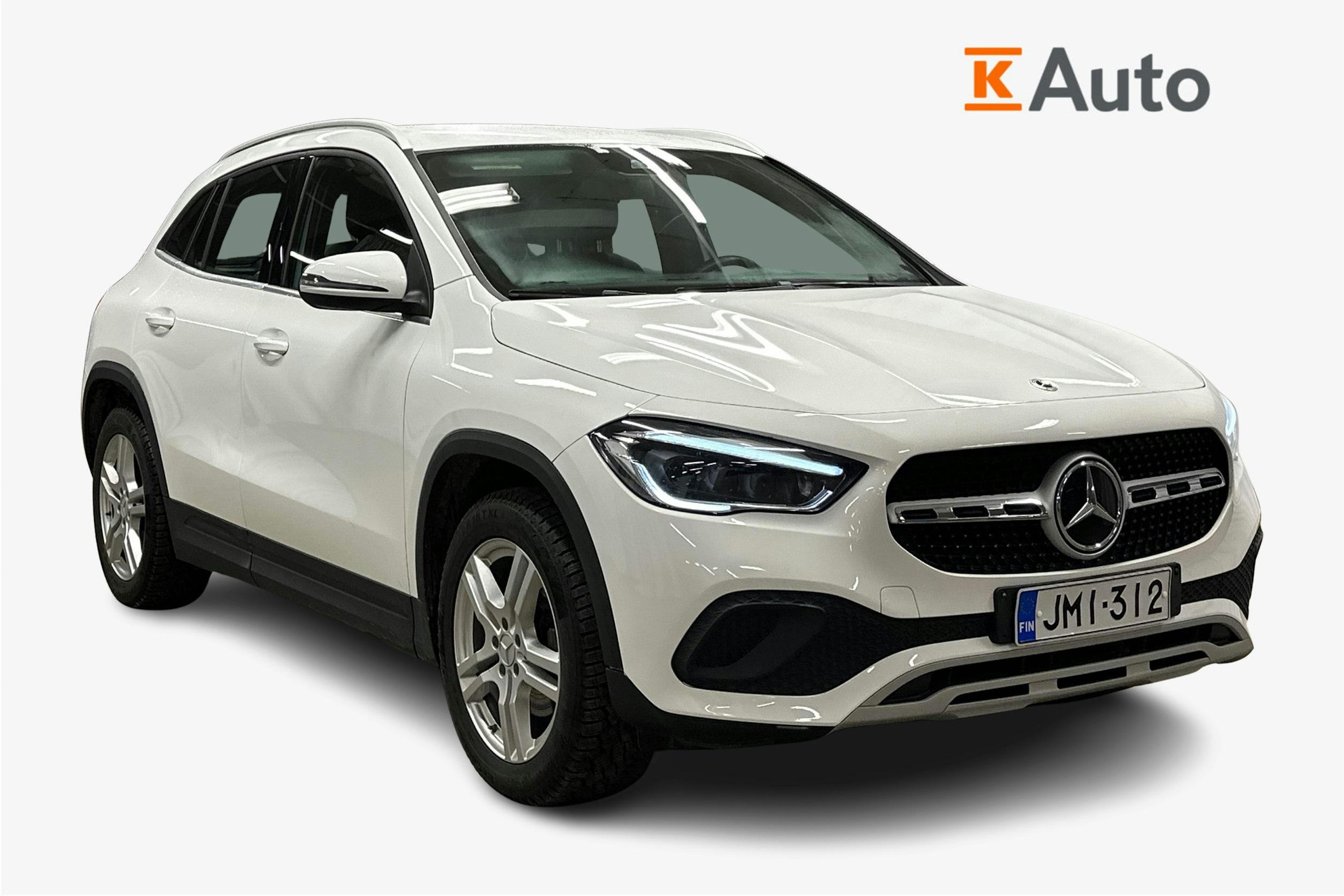 valkoinen Mercedes-Benz GLA 2021 kuva 1.