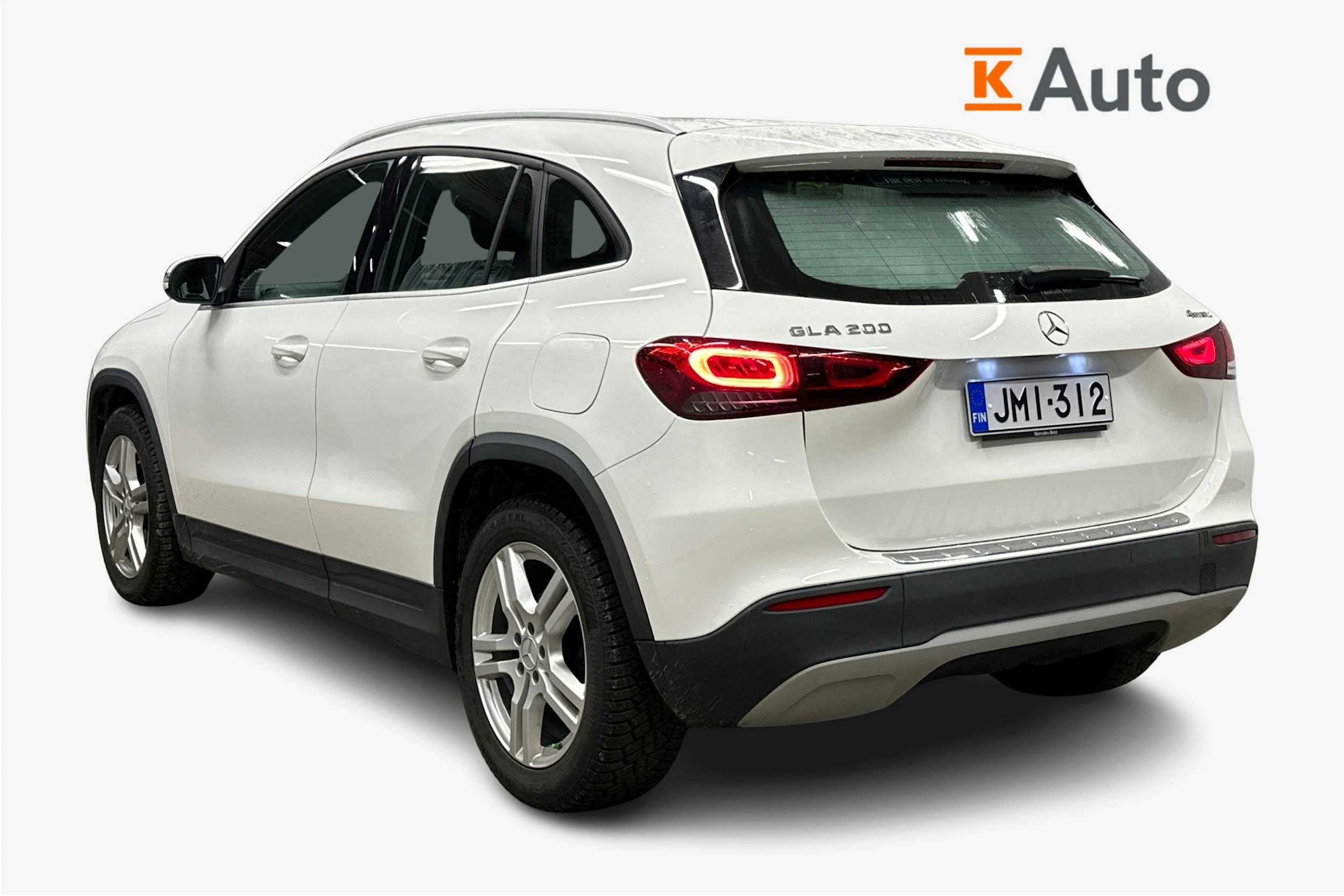 valkoinen Mercedes-Benz GLA 2021 kuva 2.