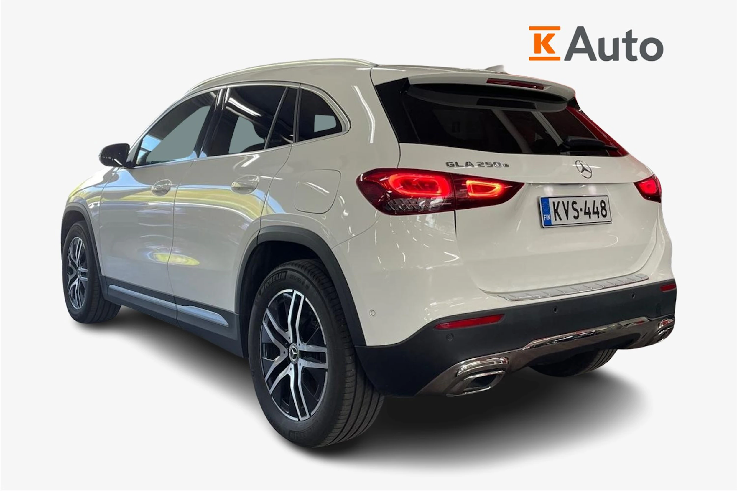 Valkoinen Mercedes-Benz GLA 2021 kuva 2.