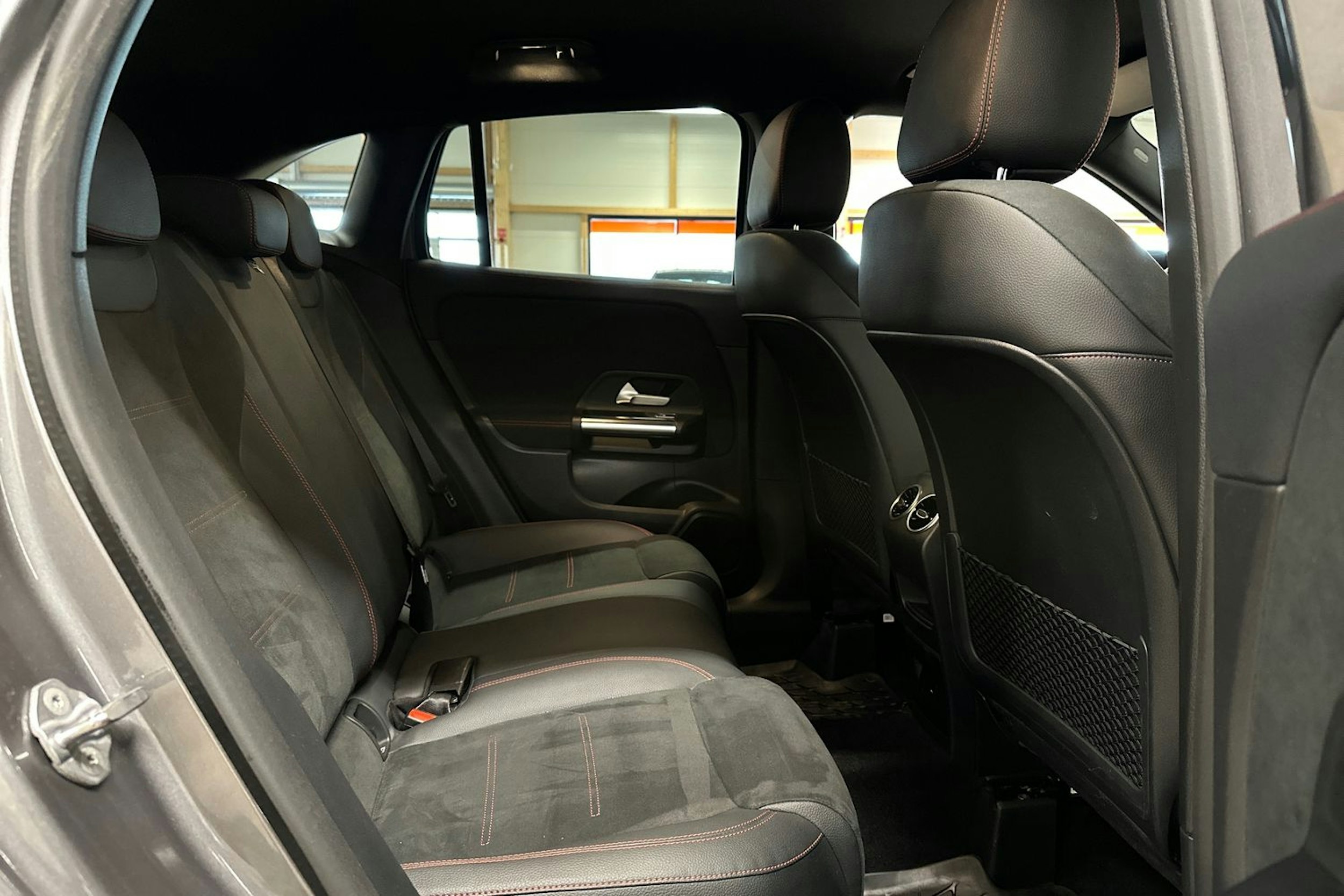 harmaa Mercedes-Benz GLA 2021 kuva 16.