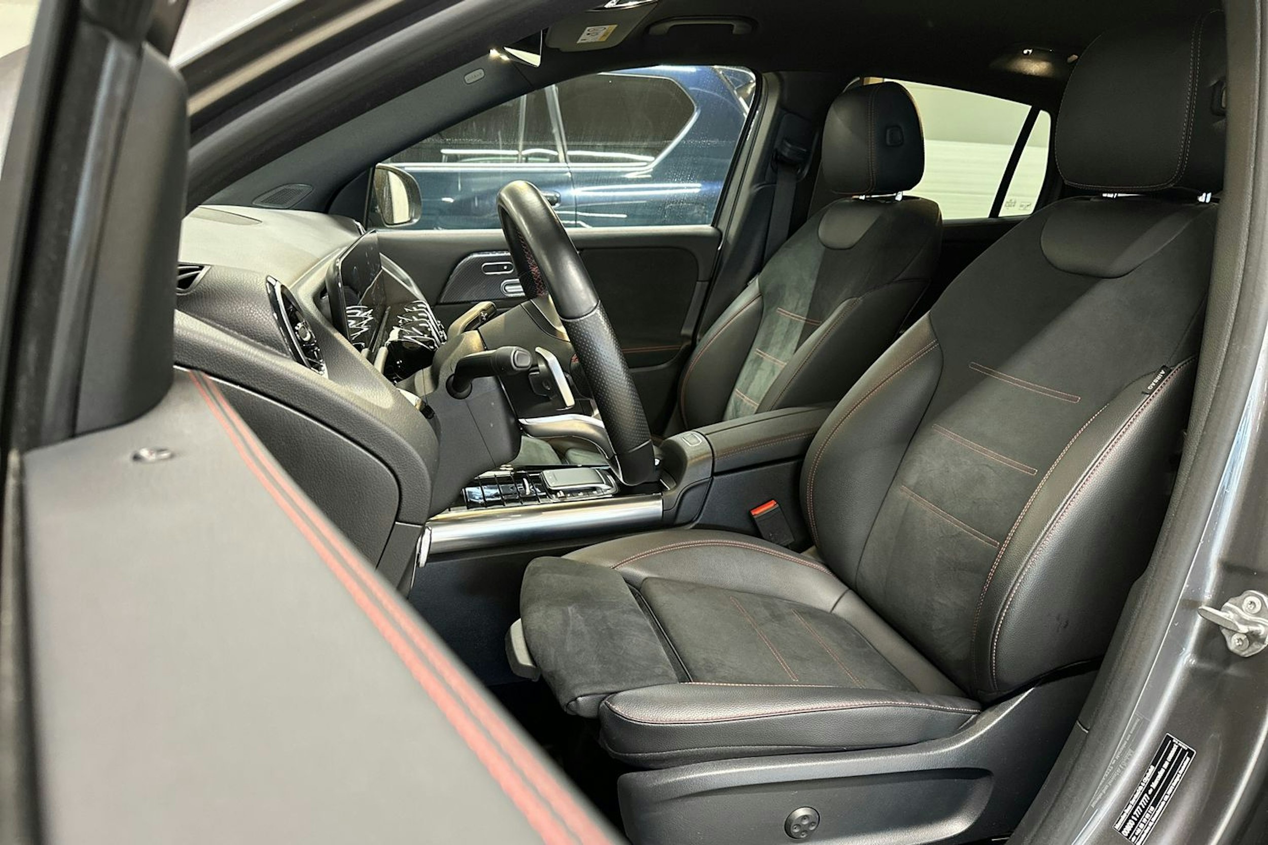 harmaa Mercedes-Benz GLA 2021 kuva 17.