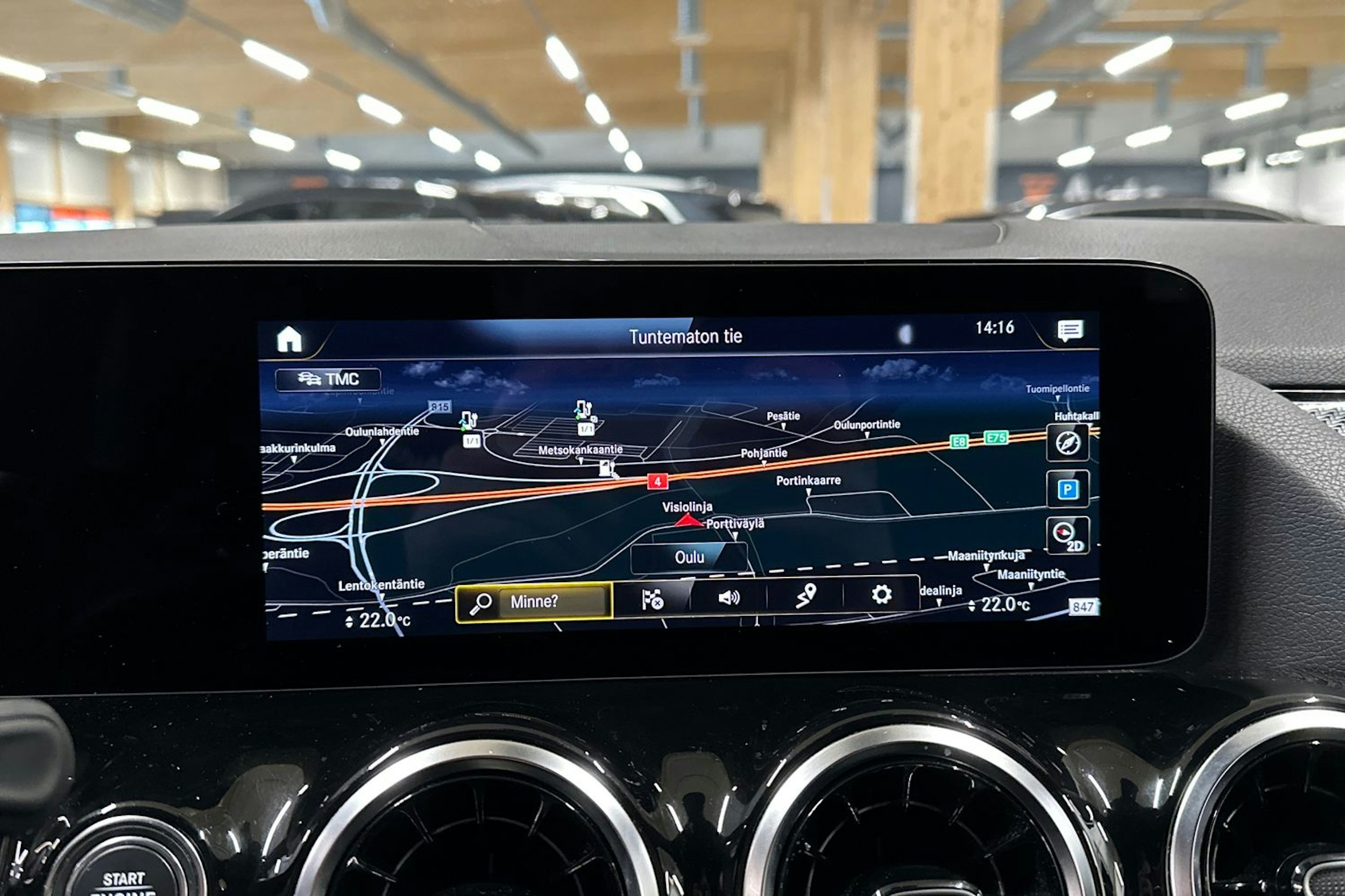 harmaa Mercedes-Benz GLA 2021 kuva 18.