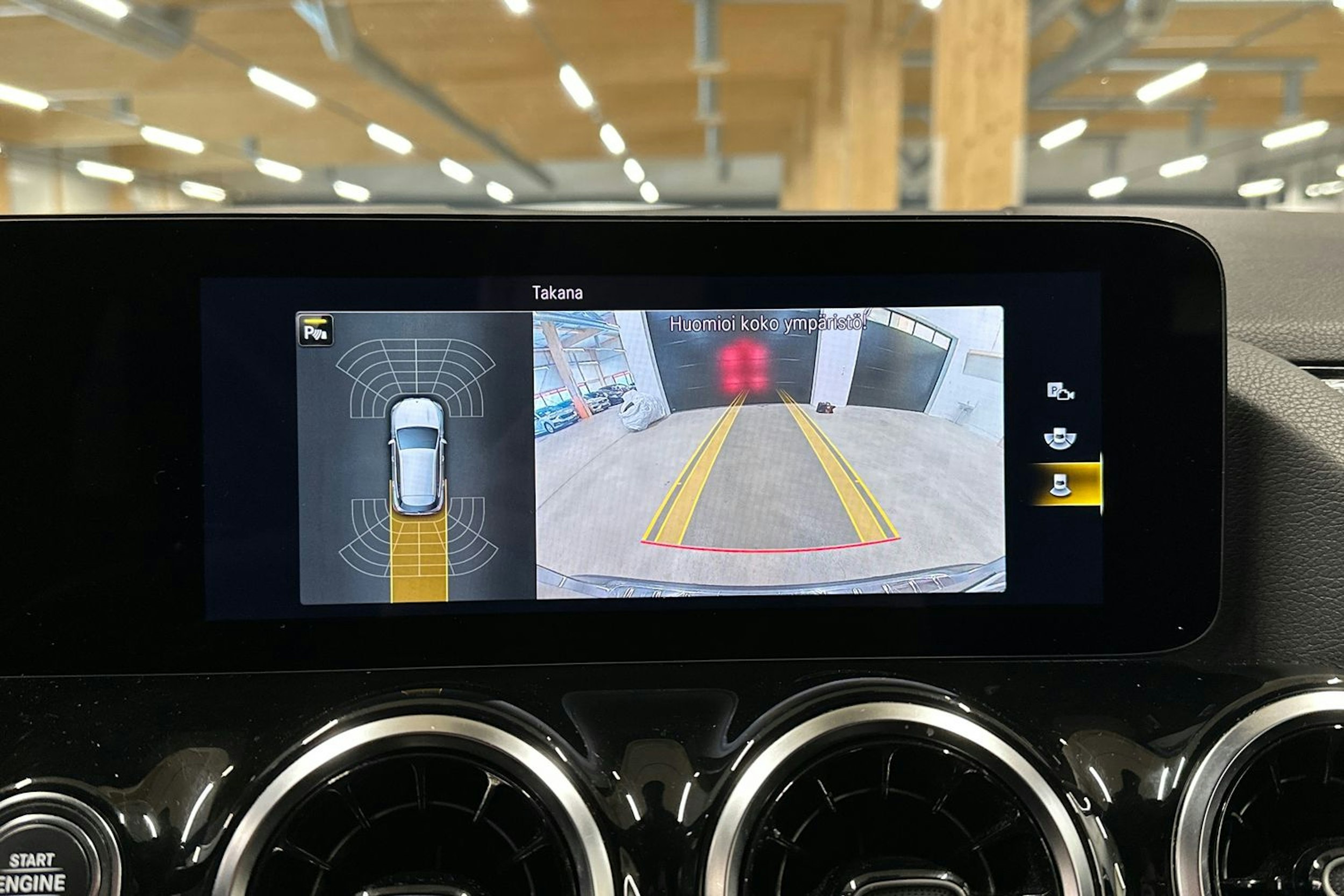 harmaa Mercedes-Benz GLA 2021 kuva 19.