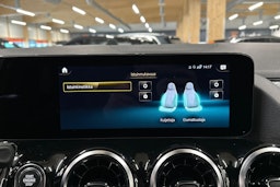 harmaa Mercedes-Benz GLA 2021 kuva 20.