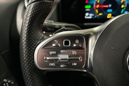 harmaa Mercedes-Benz GLA 2021 kuva 26.