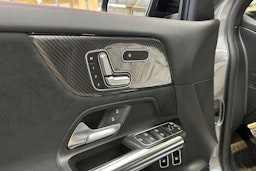 harmaa Mercedes-Benz GLA 2021 kuva 29.