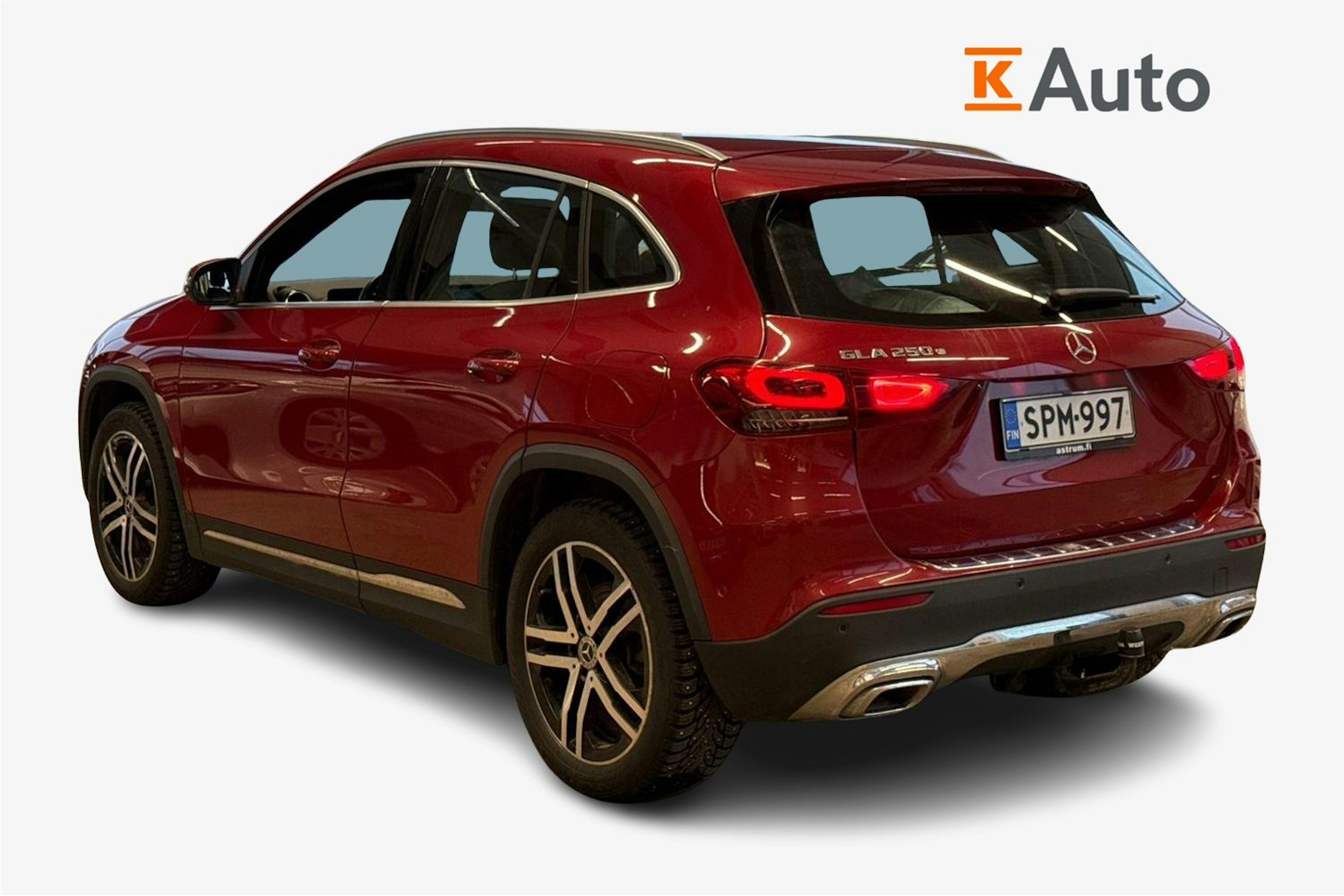 Punainen Mercedes-Benz GLA 2022 kuva 2.