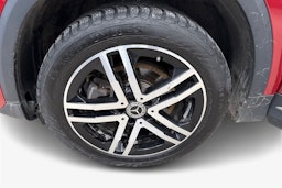 Punainen Mercedes-Benz GLA 2022 kuva 11.