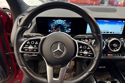 Punainen Mercedes-Benz GLA 2022 kuva 14.