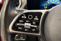 Punainen Mercedes-Benz GLA 2022 kuva 15.