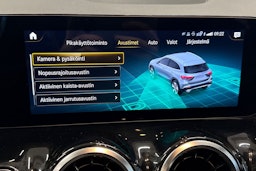 Punainen Mercedes-Benz GLA 2022 kuva 20.