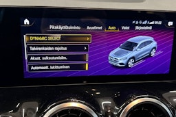 Punainen Mercedes-Benz GLA 2022 kuva 21.