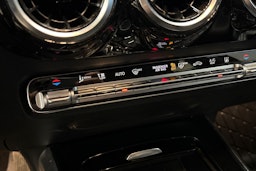 Punainen Mercedes-Benz GLA 2022 kuva 22.